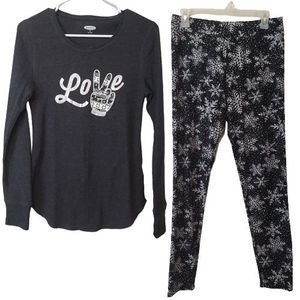 Women's Black an White Outfit Long Sleeve Shirt with Leggings